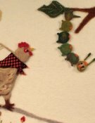 La chenille et la poule